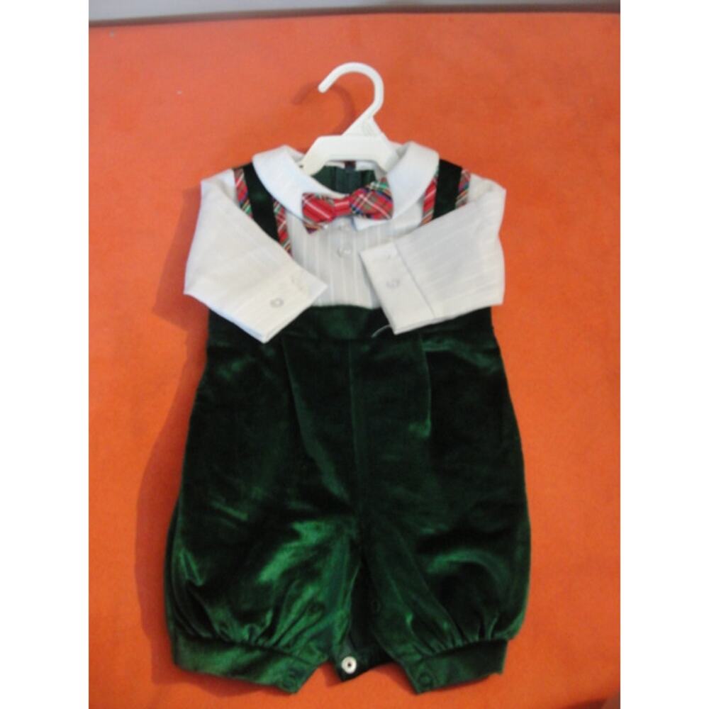 Vintage Little Guy green velvet holiday romper set with a bow tie. 3-6 months